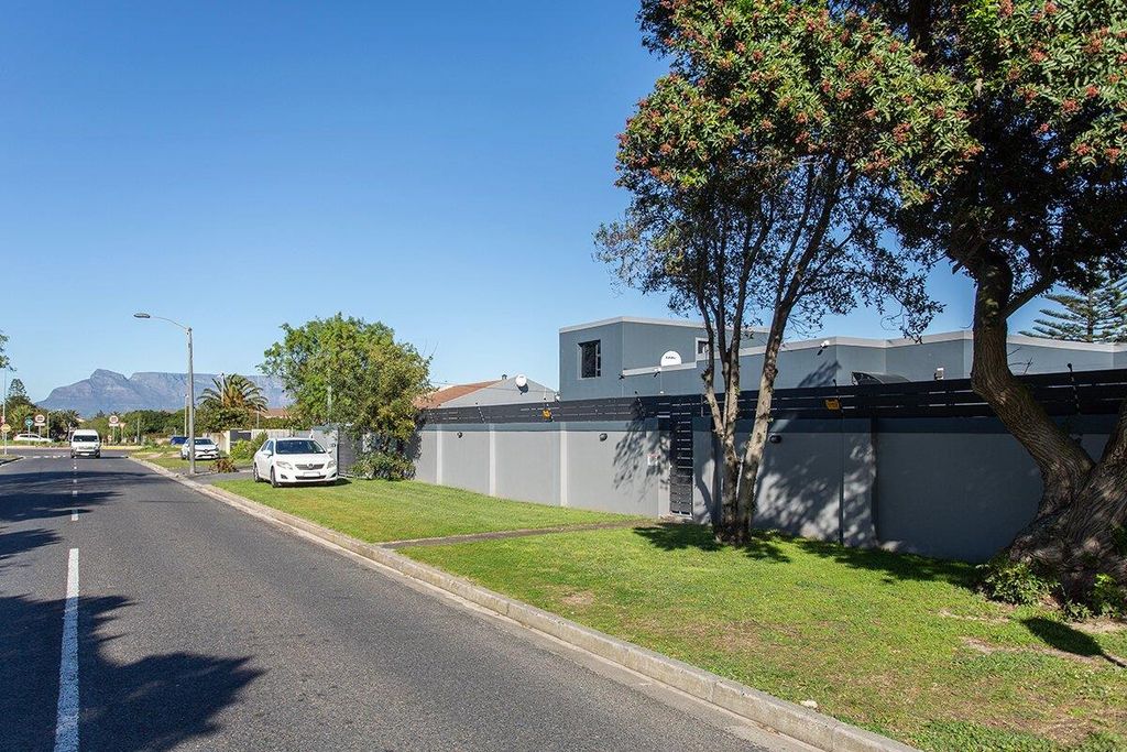 Property photo 3 of 50