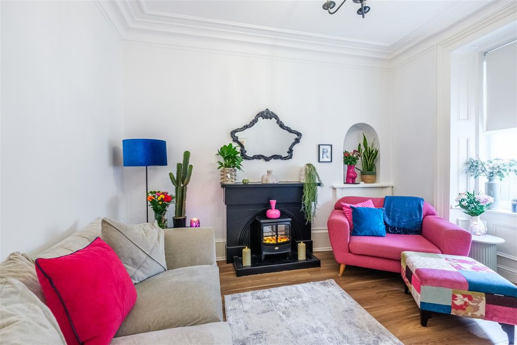 Property photo 2 of 23 Thomson Street-7.Jpg