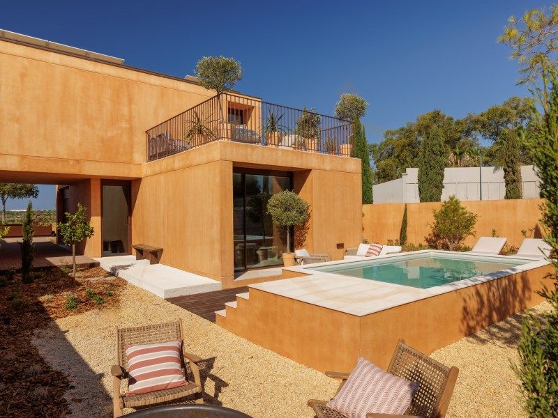 Property photo 2 of 36