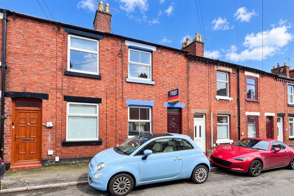 Property photo 1 of 17 Frontage