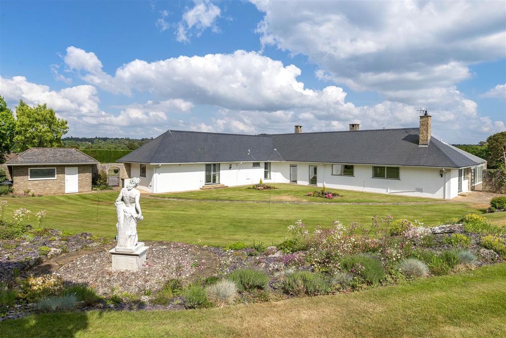 Property photo 1 of 51 Waverley Court Farm, Monks Walk Farnham, Surrey, G