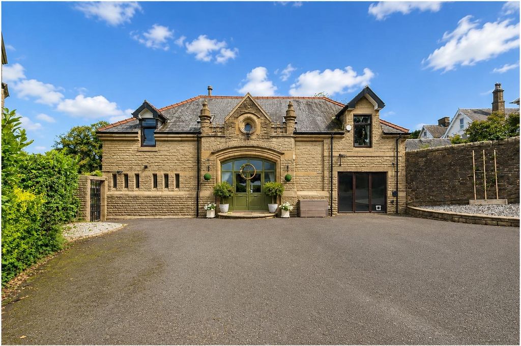 Property photo 1 of 44