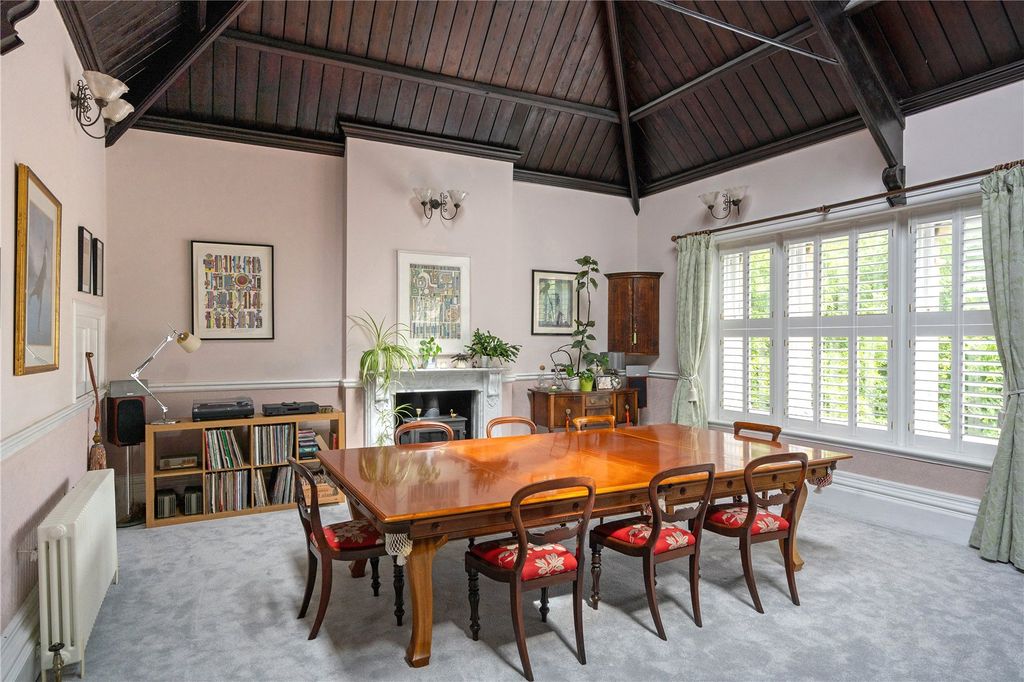 Property photo 3 of 19 Dining Area