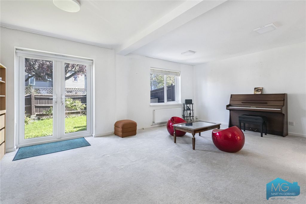 Property photo 3 of 21 Picture No. 01