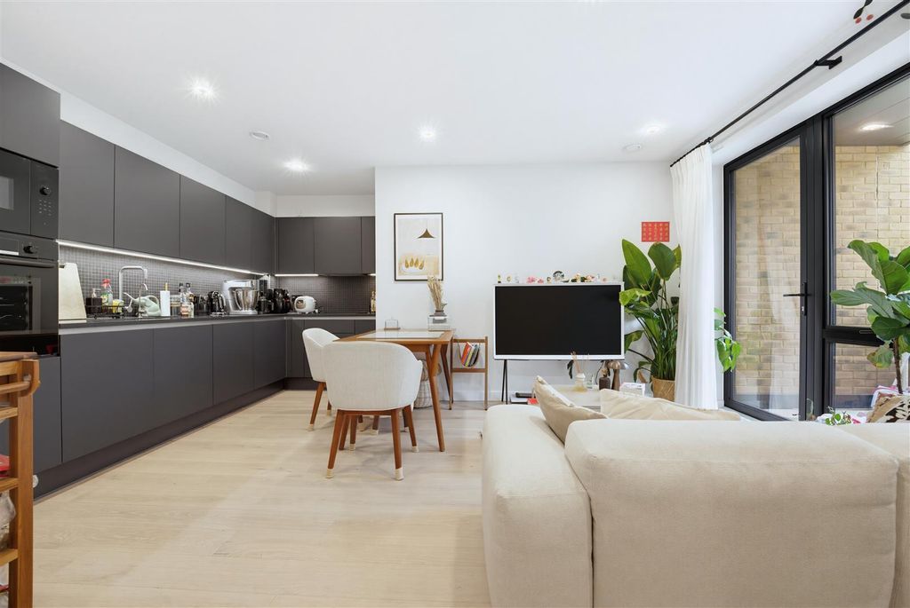 Property photo 2 of 14 14 S H Through.Jpg