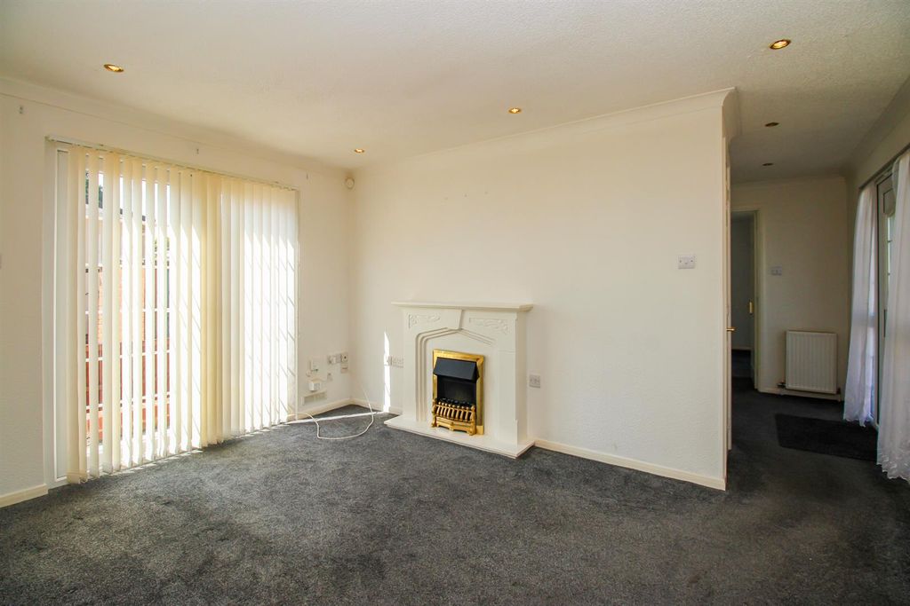 Property photo 2 of 15 Living Room