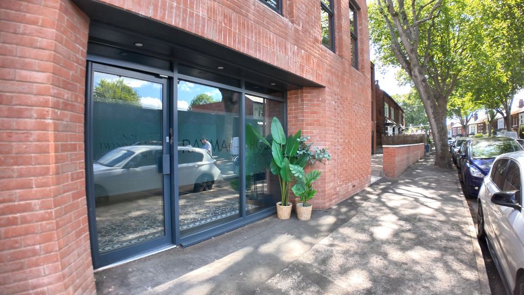 Property photo 2 of 9