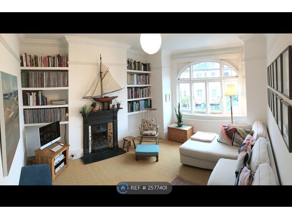Property photo 1 of 9 Living Room