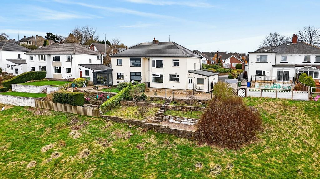 Property photo 1 of 27