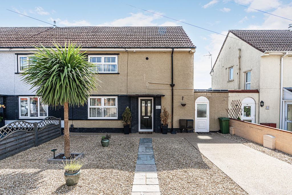 Property photo 1 of 32
