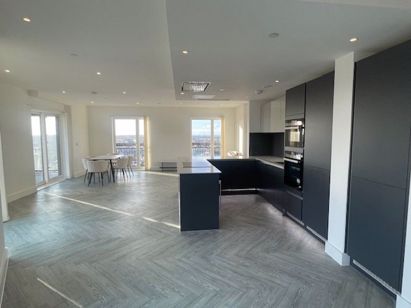 Property photo 1 of 8 Photo 11