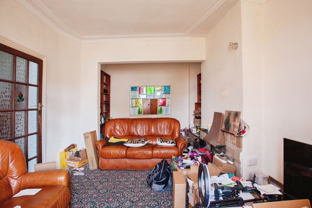 Property photo 3 of 13 Pbox-Img.Jpg
