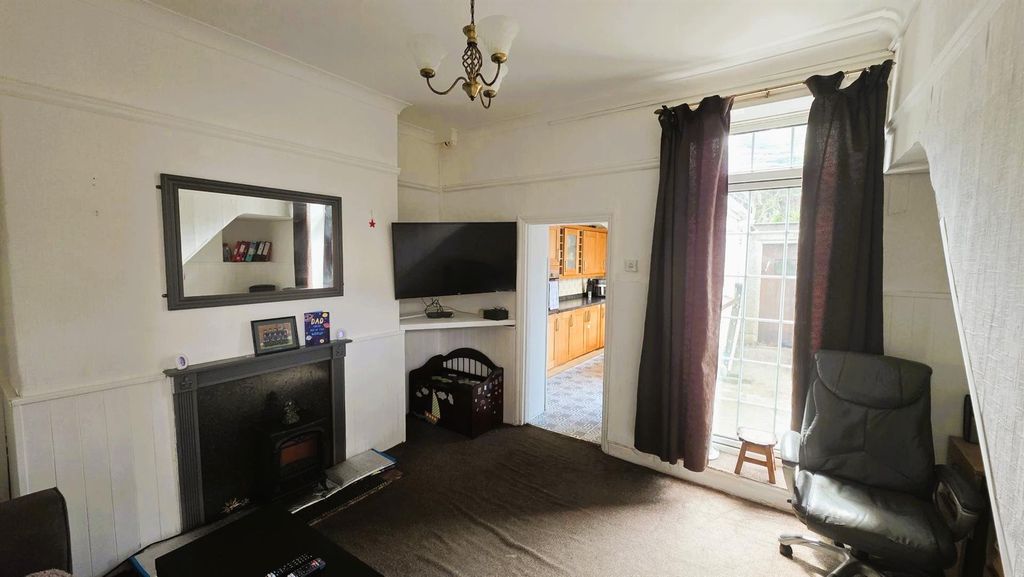 Property photo 2 of 19
