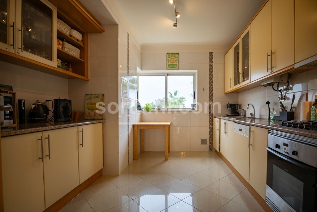 Property photo 3 of 33