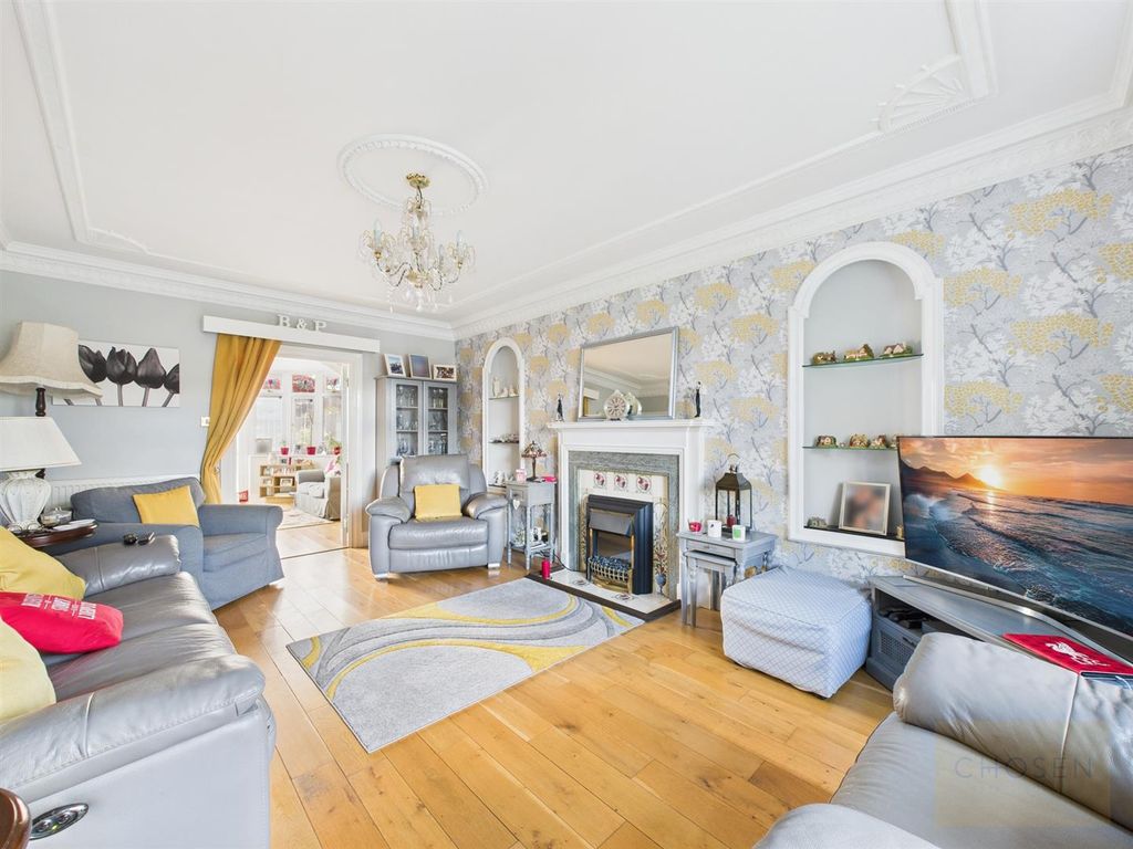 Property photo 2 of 21