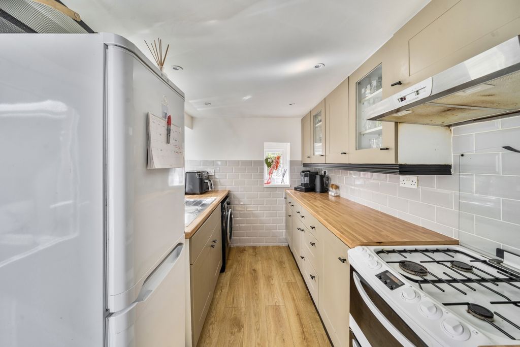 Property photo 2 of 17 1353771-17-68c435A2Bfd86