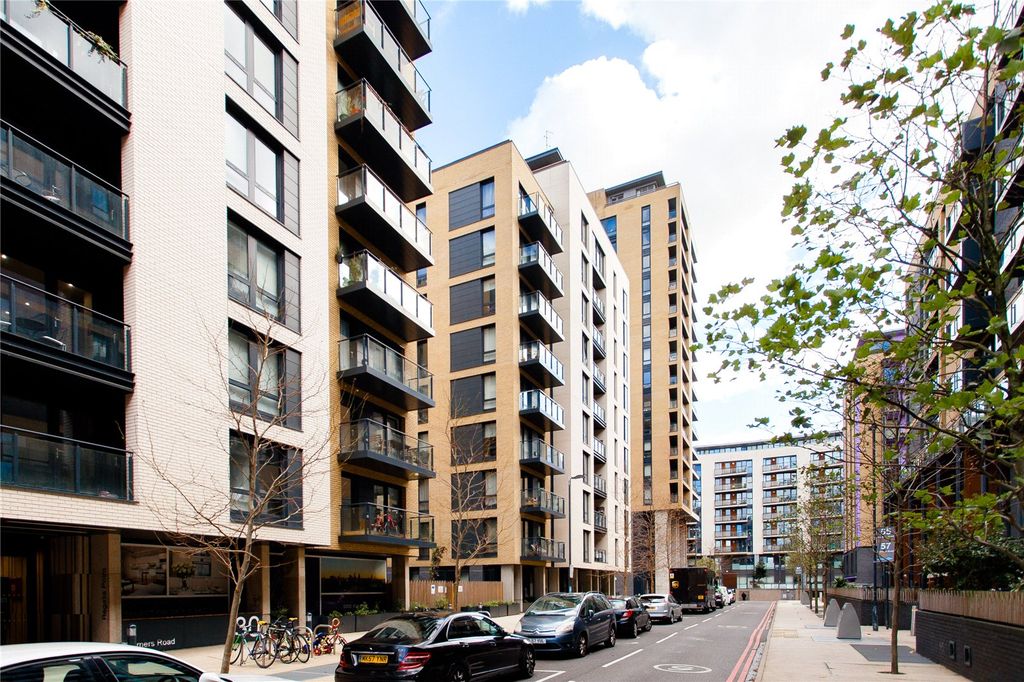 Property photo 2 of 22 Exterior