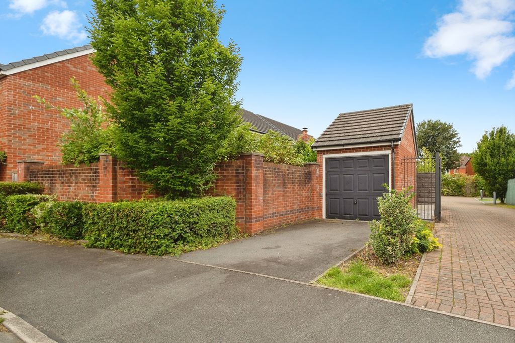 Property photo 2 of 13