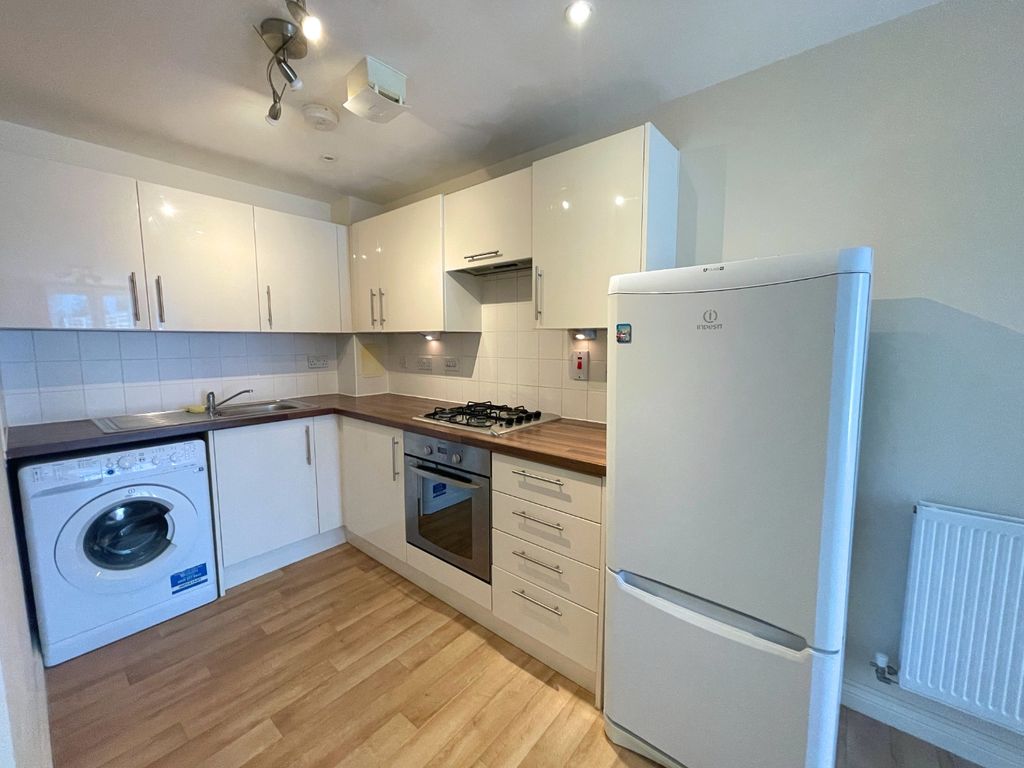 Property photo 2 of 13 4258371