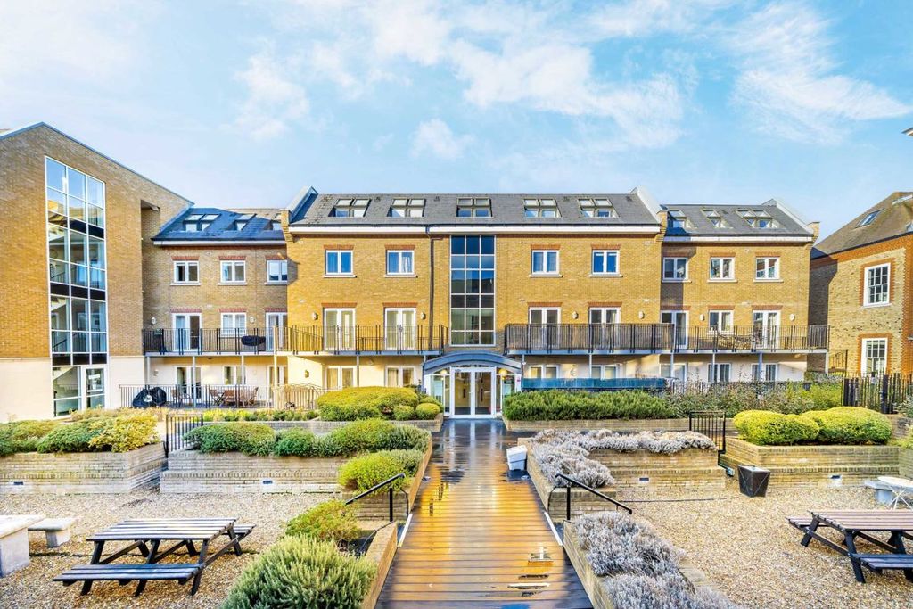 Property photo 3 of 6