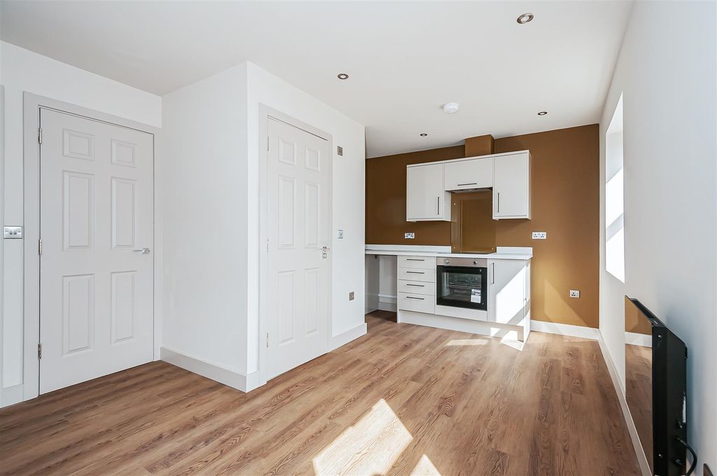 Property photo 2 of 11 Vic Quays1.Jpg
