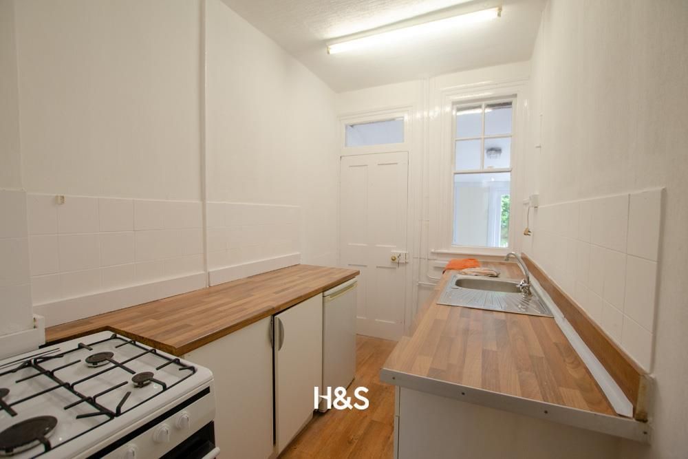 Property photo 2 of 9 Kitchen.Jpg