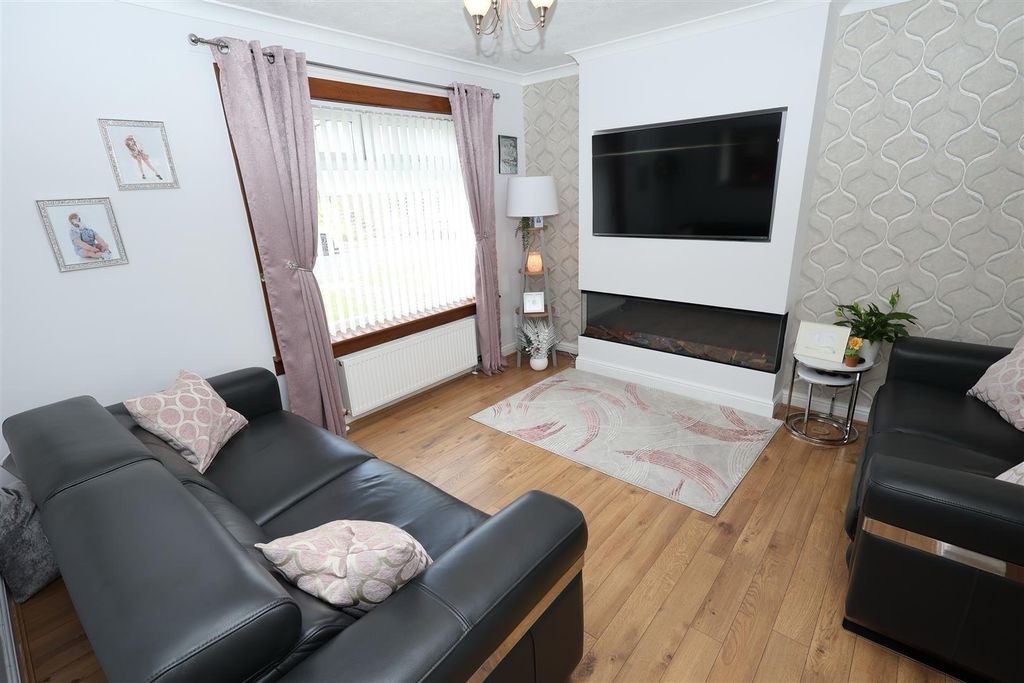 Property photo 2 of 22