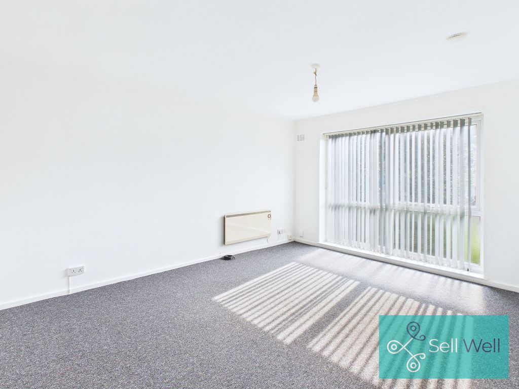 Property photo 2 of 11 Lounge