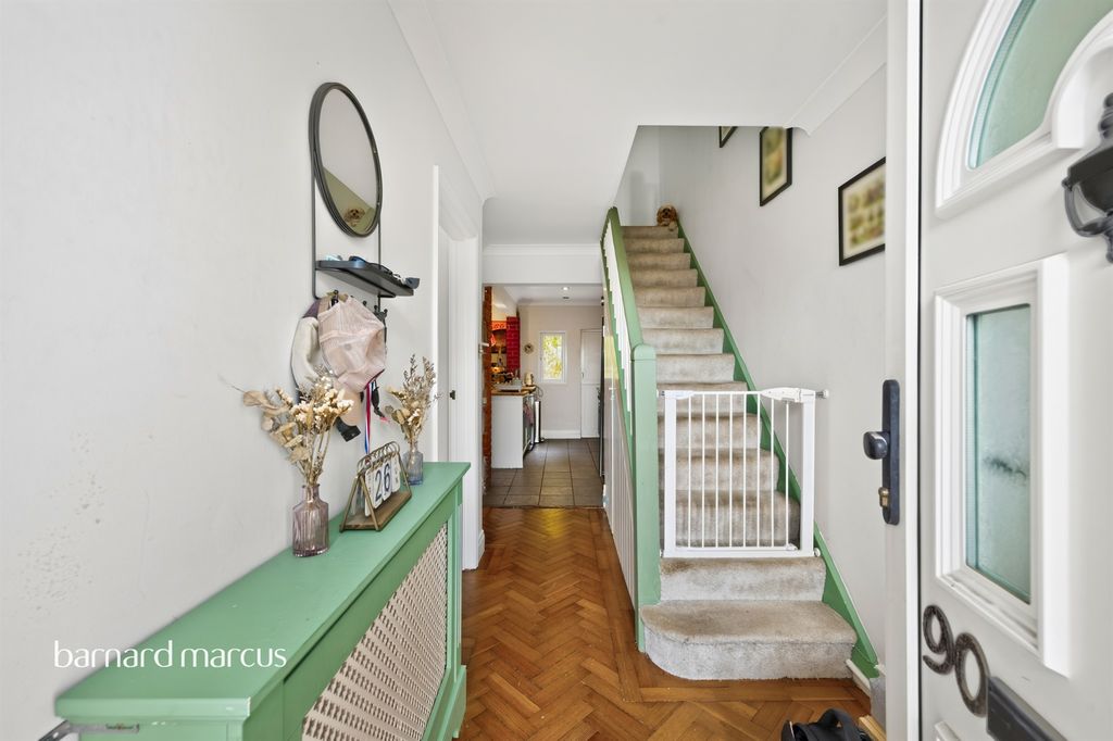 Property photo 2 of 17