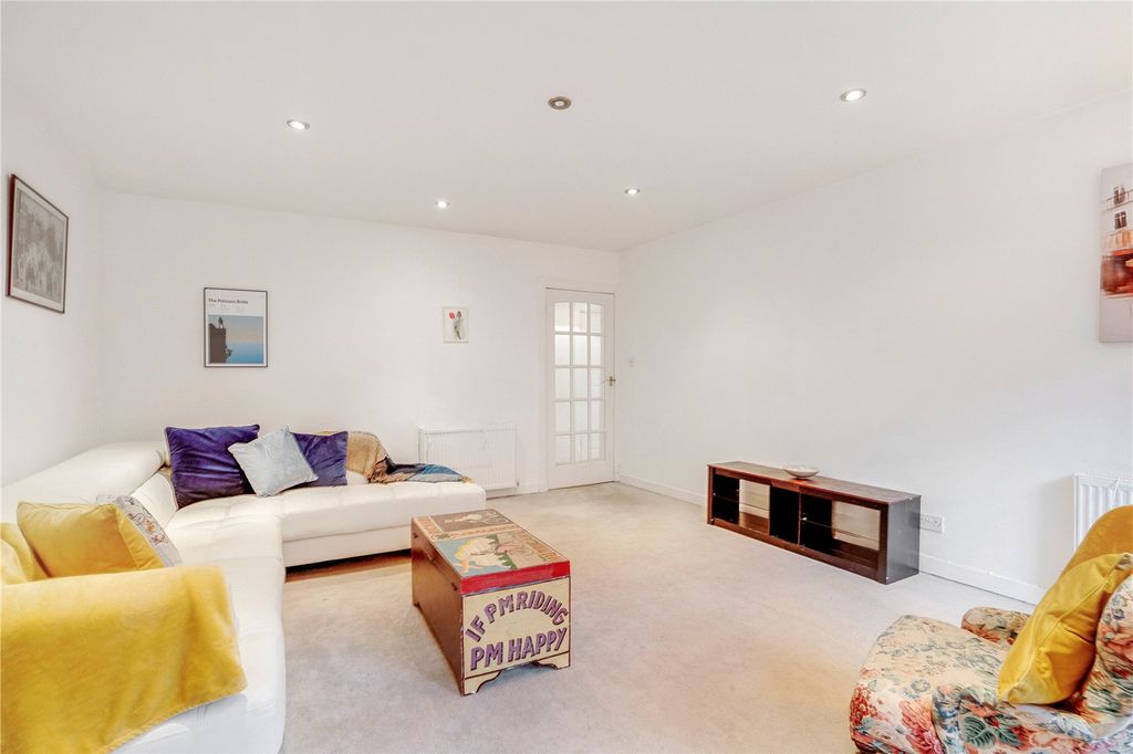 Property photo 3 of 22 Picture No. 04
