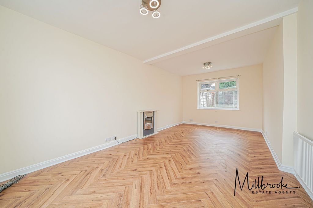 Property photo 2 of 26