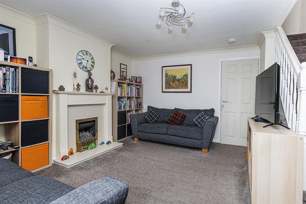 Property photo 3 of 25