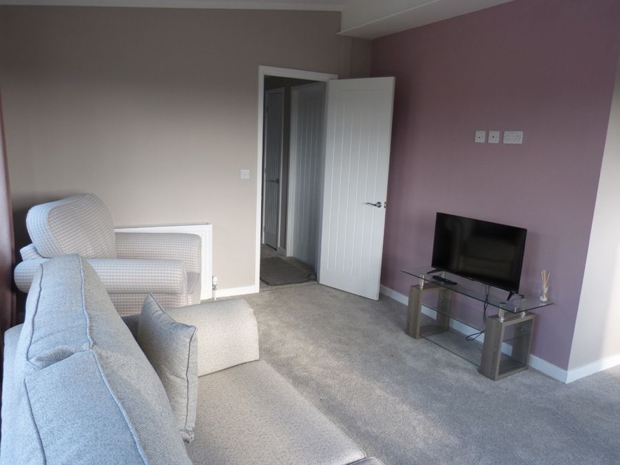 Property photo 3 of 21 Lounge