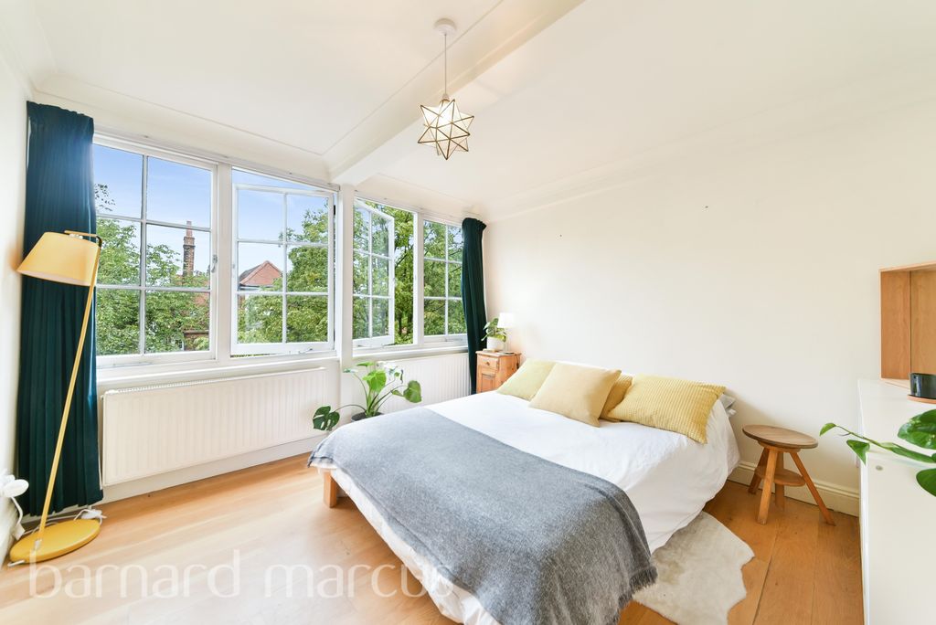 Property photo 3 of 9 Front