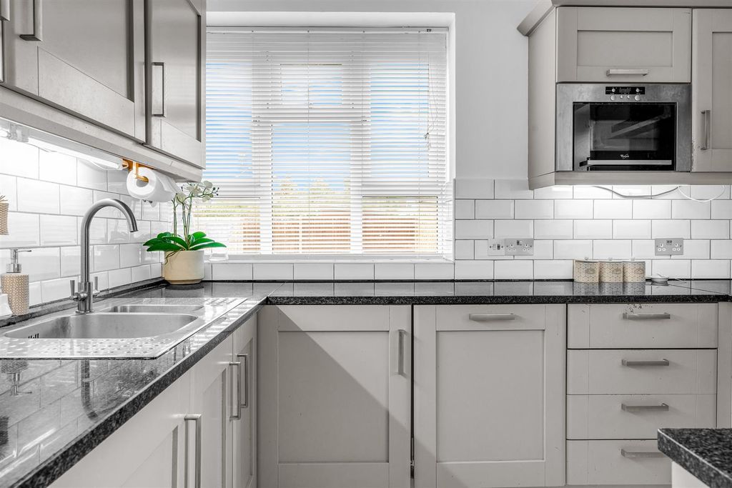 Property photo 3 of 17 Internal-13.Jpg