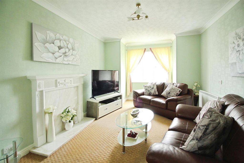 Property photo 2 of 12 Living Room