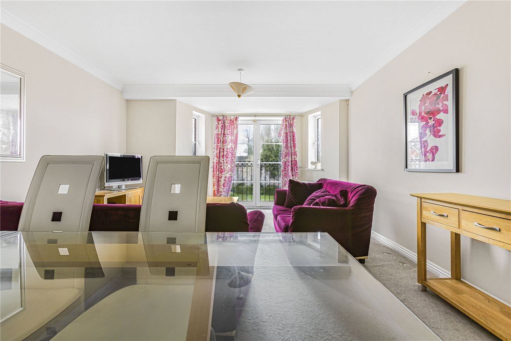 Property photo 2 of 18 Picture No. 16