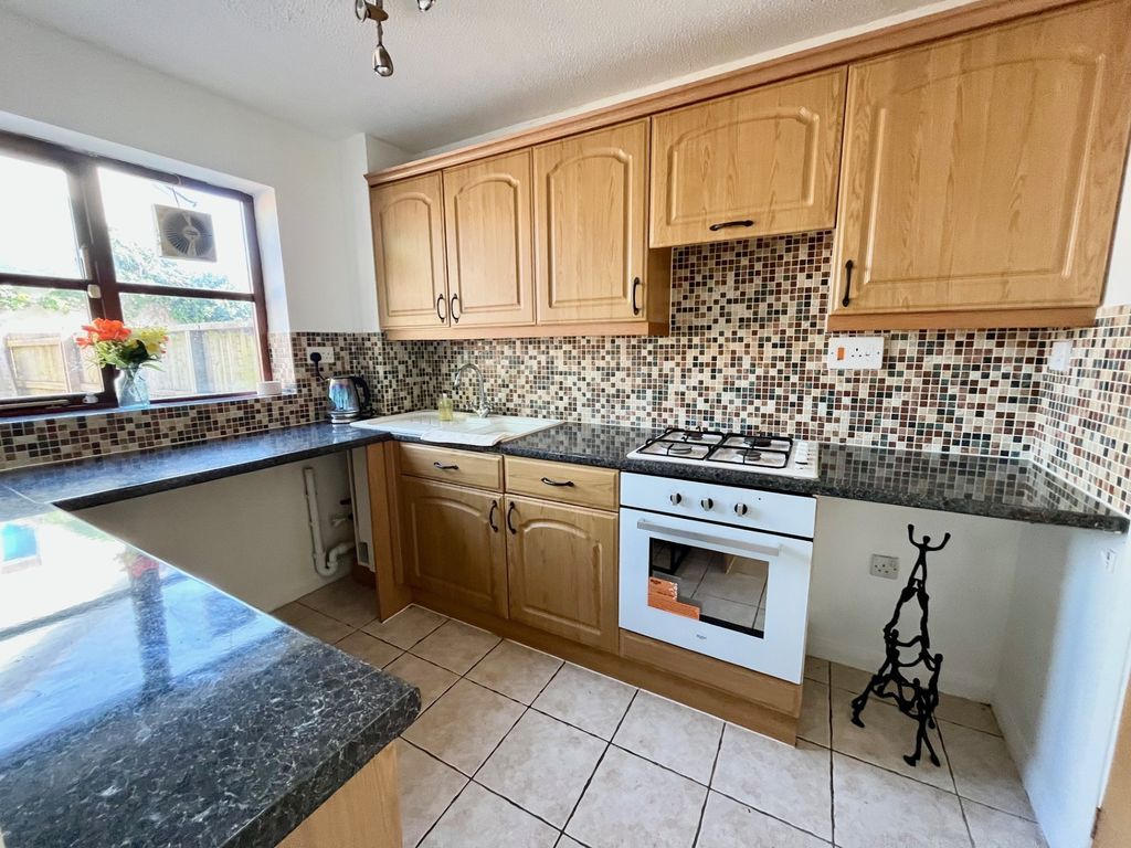 Property photo 2 of 12 Kitchen