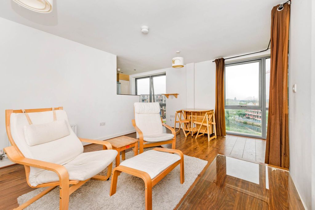 Property photo 2 of 14