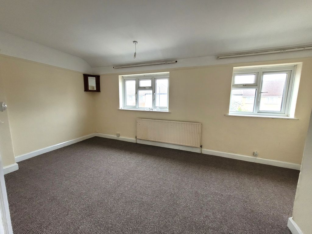 Property photo 3 of 8 Bathroom