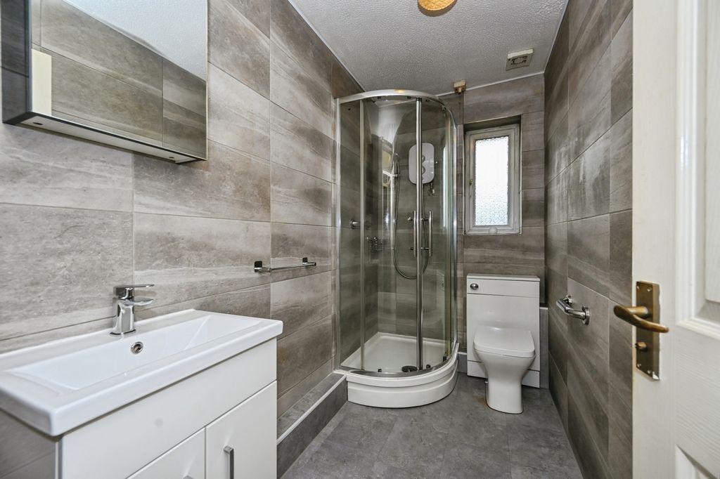 Property photo 3 of 8 Pbox-Img.Jpg