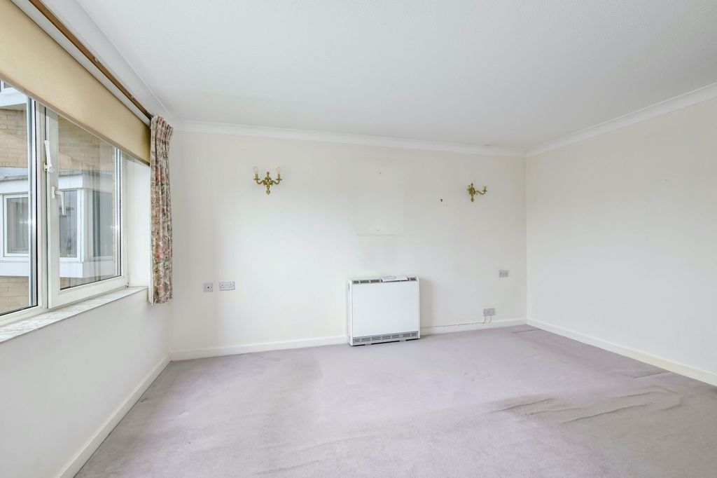 Property photo 3 of 12