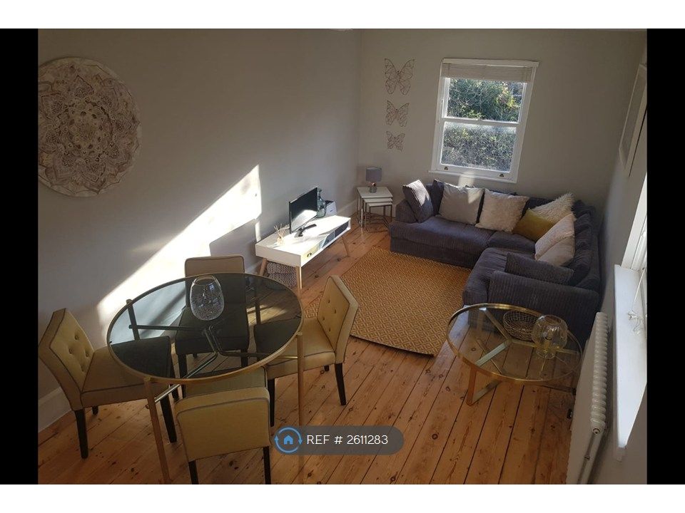 Property photo 2 of 14 Lounge &amp; Dining