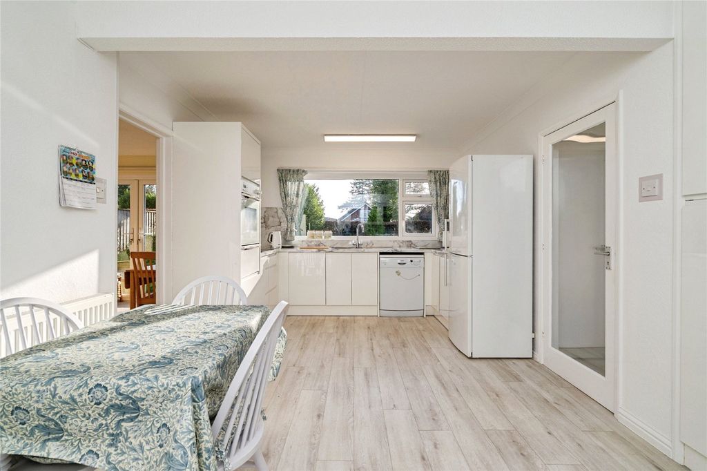 Property photo 2 of 24 Picture No. 52