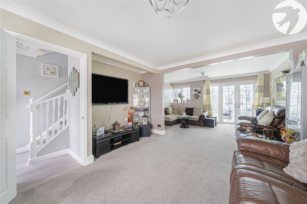 Property photo 3 of 36 Living Room