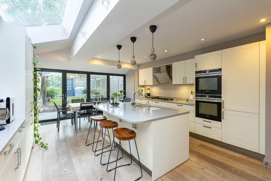 Property photo 3 of 9 Image