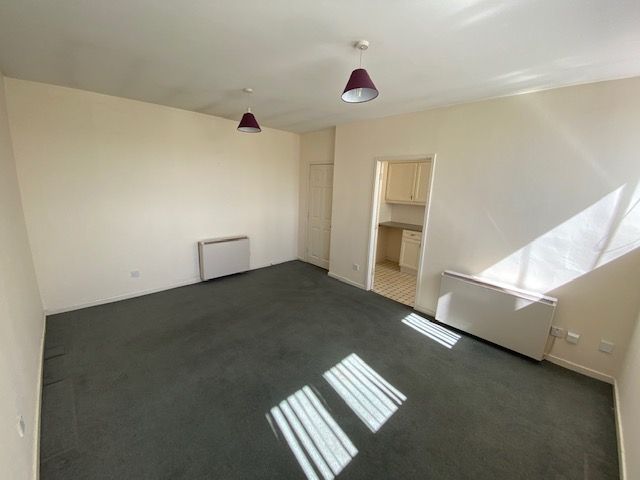 Property photo 3 of 10 Entrance Porch