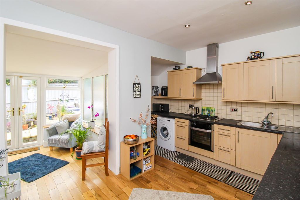 Property photo 2 of 13