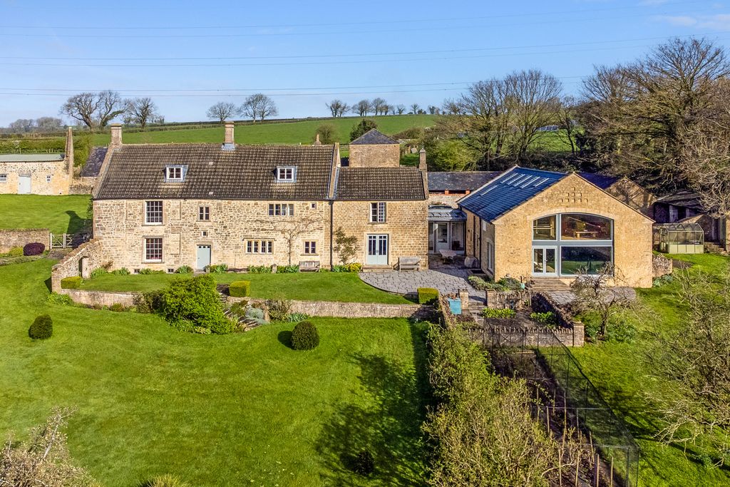 Property photo 1 of 41 Farmhouse