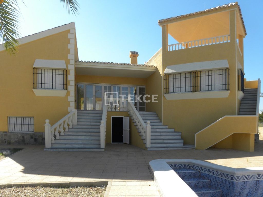 Property photo 2 of 49